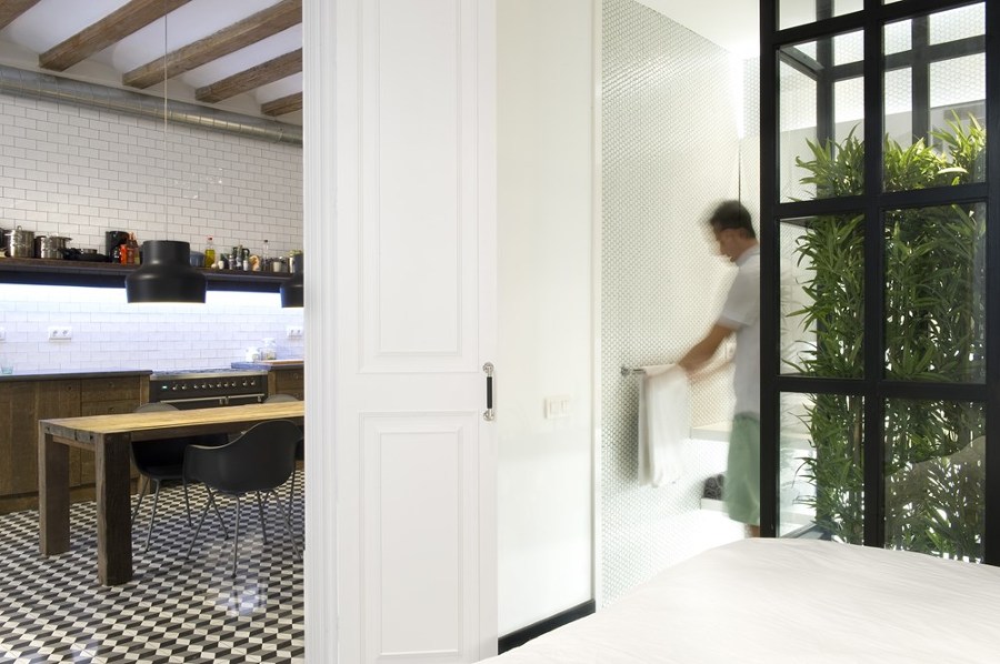 Vista a cocina y baño