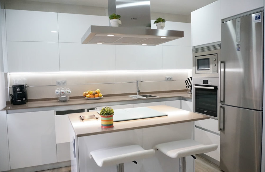 Foto: Perspectiva de las Columnas de Electromuebles Hermanos Molina