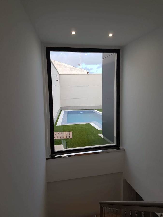 Vista de la piscina desde la escalera