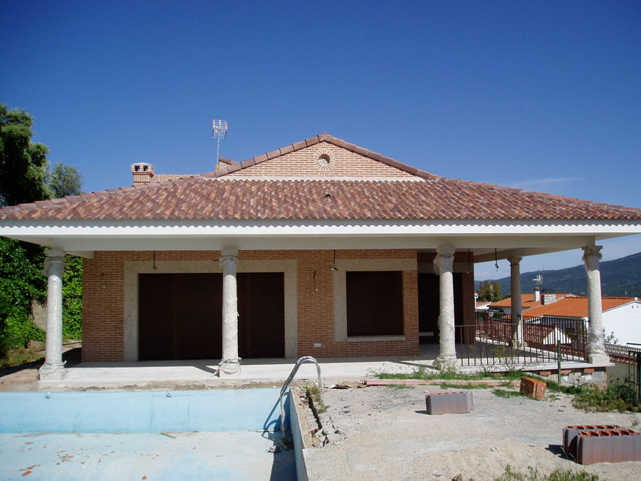 Vista del porche desde la piscina