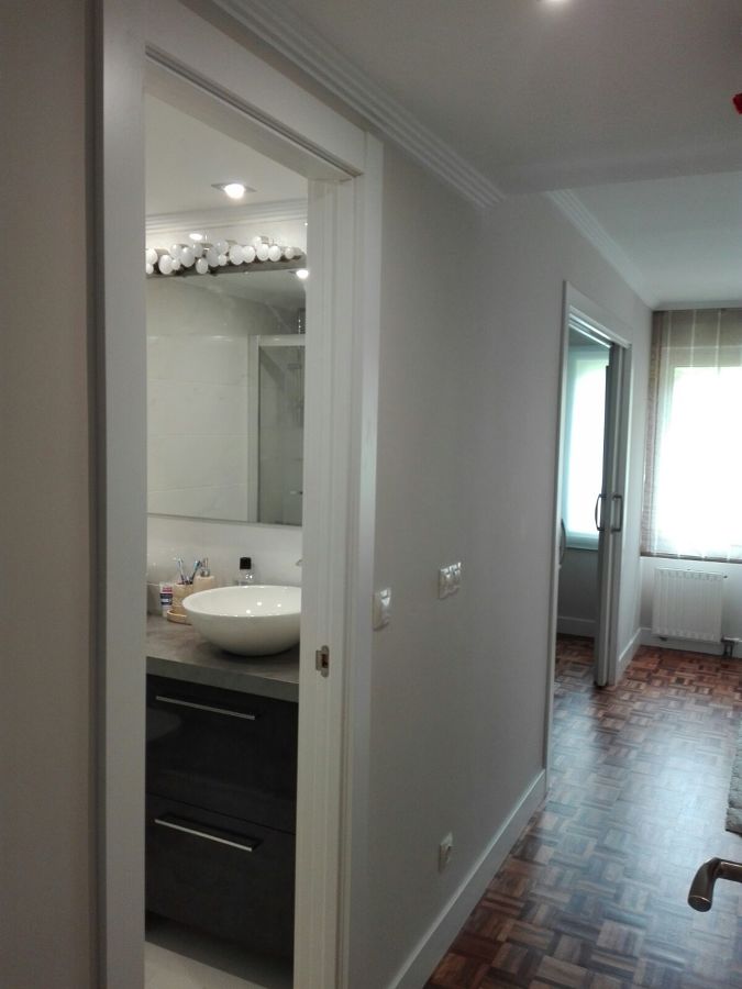 Vista entrada a baño y vestidor de Domitorio P
