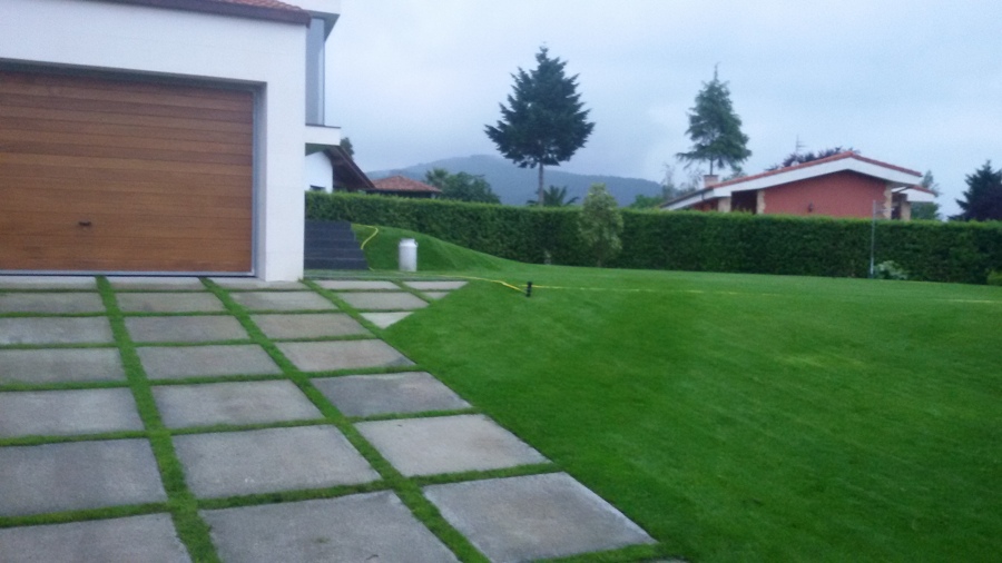 Foto: Vista Entrada y Garaje de Víctor Jardines #897797 - Habitissimo