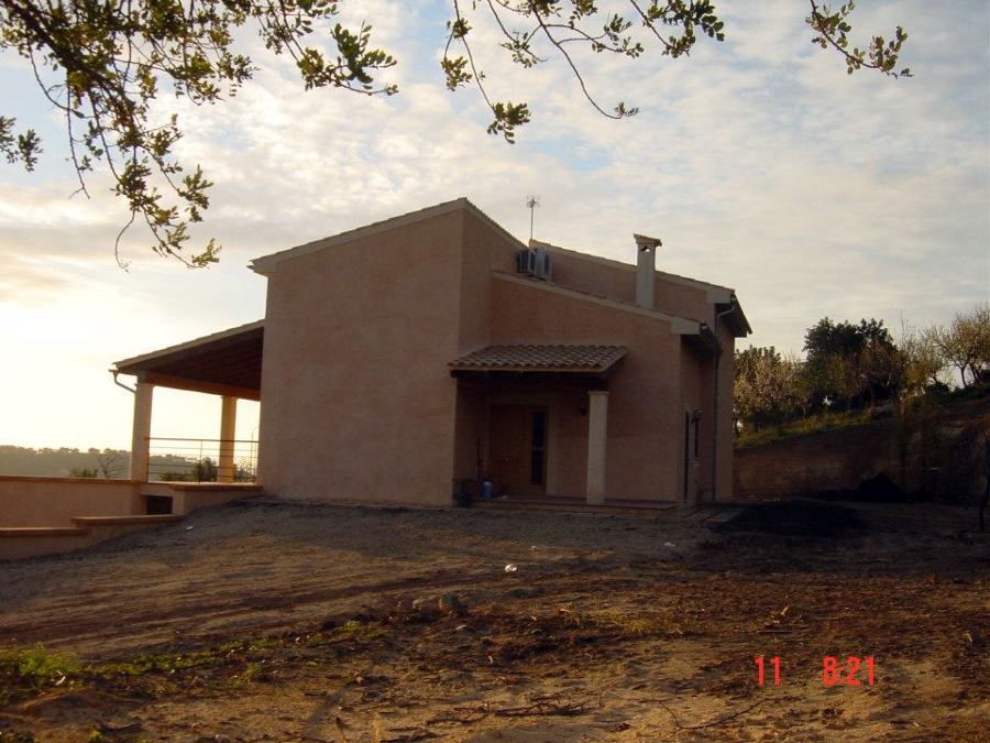 VIVIENDA EN SELVA