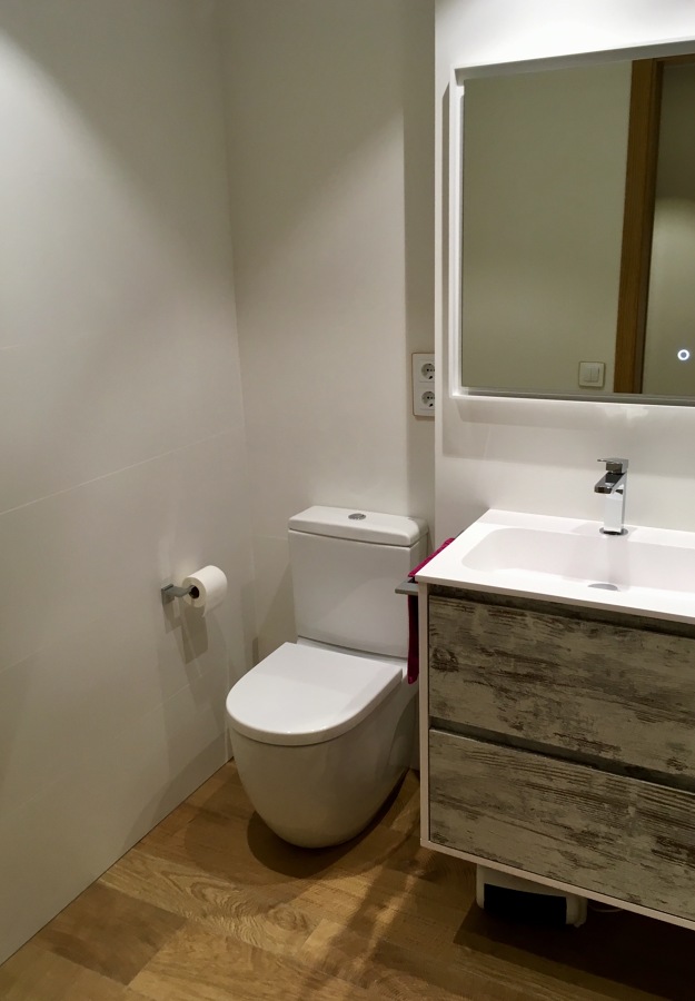 WC Roca Meridian