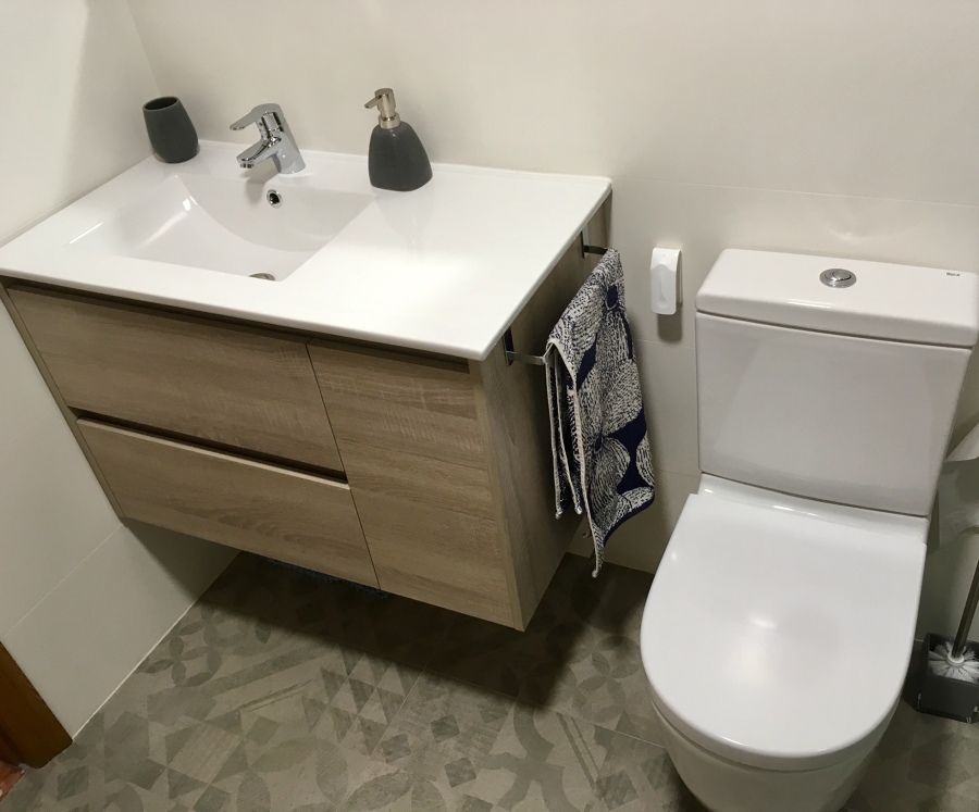 WC roca meridian