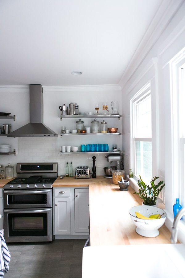 cocina con encimera madera