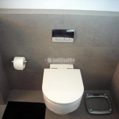 Cocina y baño de diseño en vivienda particular
