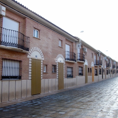13 viviendas unifamiliares y cocheras