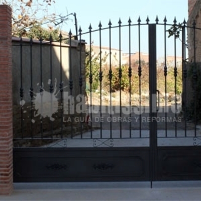 Puertas batientes de hierro
