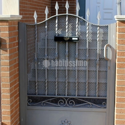 Puertas batientes de hierro