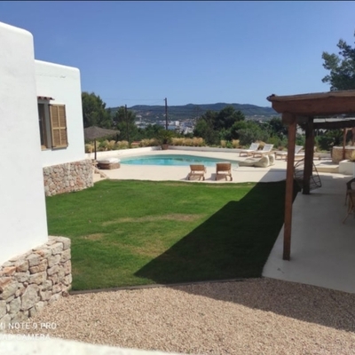 De ruina a paraíso: rehabilitación integral de villa ibicenca