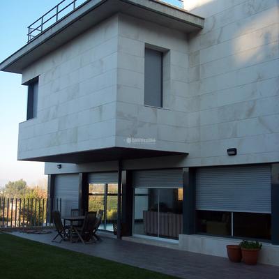 Construcción de vivienda unifamiliar aíslada