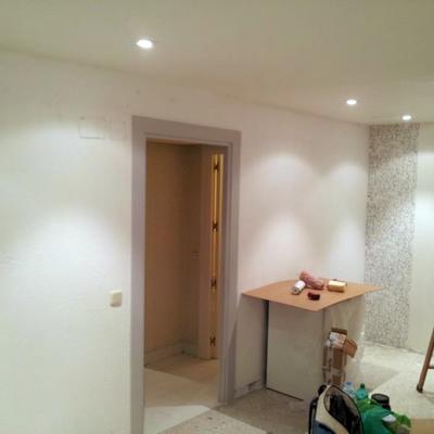 Alisado de paredes e Instalación de Papel Pintado