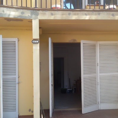 hacer muros de entrada,,terrazas y pintar interior de la casa y fachada