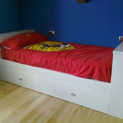Cama juvenil lacada en blanco