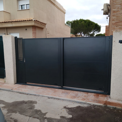 Vallas y cancelas de aluminio