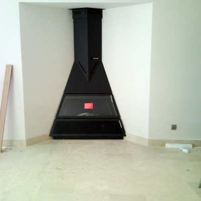 Chimenea metálica (vista frontal)