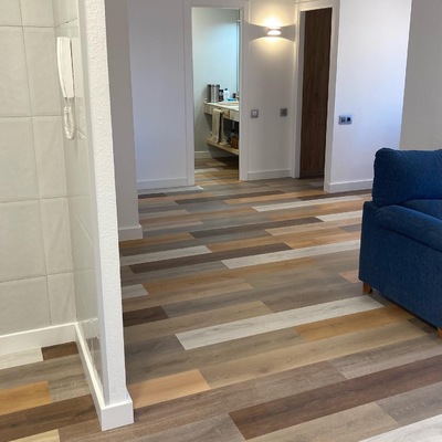 Colocacion de parquet laminado en varias tonalidades