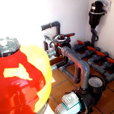 Instalacion de depuradora con Jacuzzi en obra.