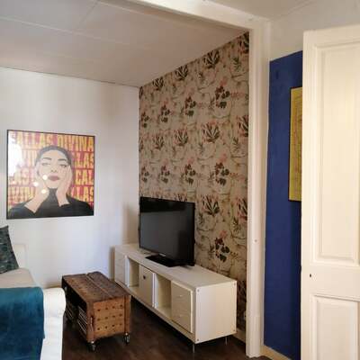 Pintura y decorado de pared con papel