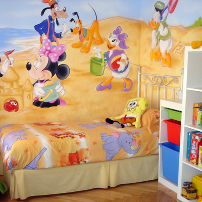 Dibujo realizado a mano en habitación infantil
