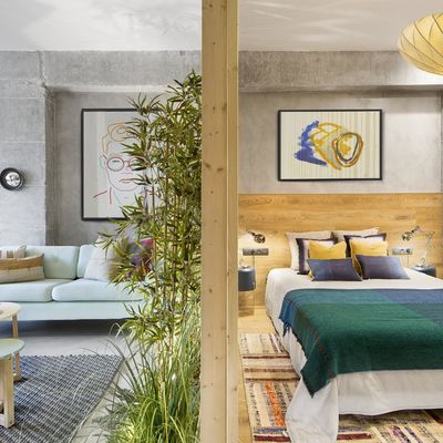 dormitorio con plantas