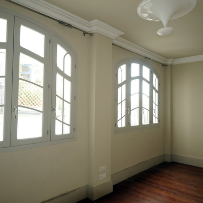 EHABILITACION PISO SEÑORIAL: Detalle tallas y escocias