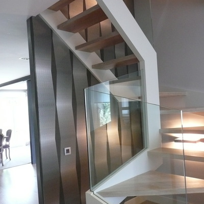 Escalera con Papel Pintado