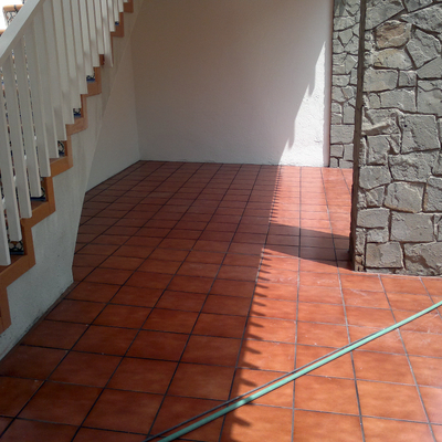 Escalera de subida a planta