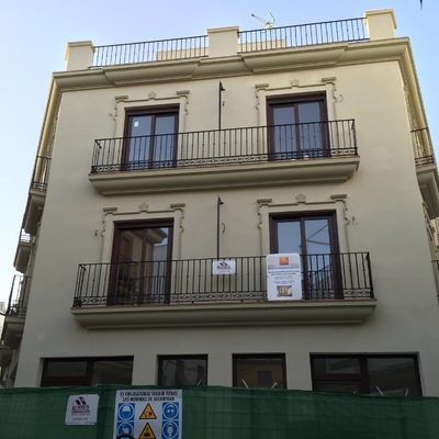 DEMOLICIÓN DE EDIFICIO Y NUEVAS PLANTAS DE LOCALES, VIVIENDAS Y TRATEROS.