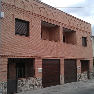 Dos Viviendas Unifamiliares Entre Medianeras