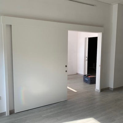 INSTALACION DE PUERTAS CORREDERAS ANCHO 160 CM.