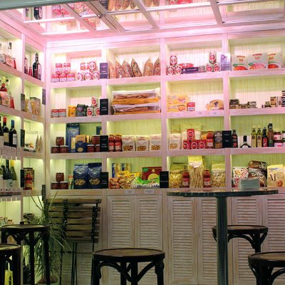 Interior06