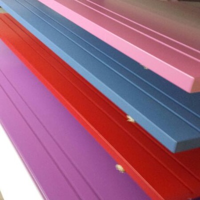 Lacado de puertas en colores