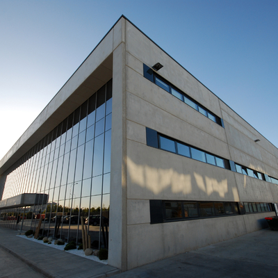 Nave y oficinas para HAULOTTE IBERICA, S.L.