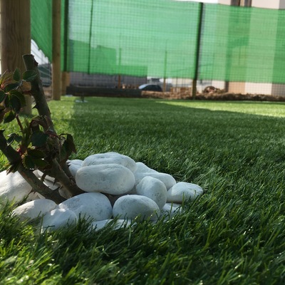 Instalación césped artificial sobre tierra