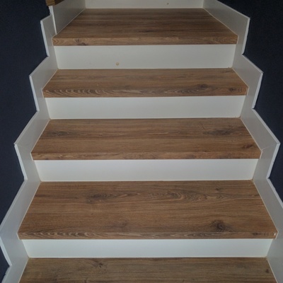 PARQUECITE - TARIMA LAMINADA - TARKETT - ESCALERAS