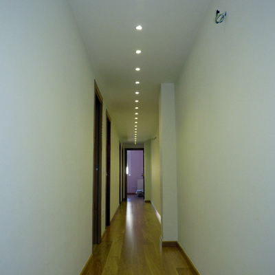 Pasillo con iluminación de led