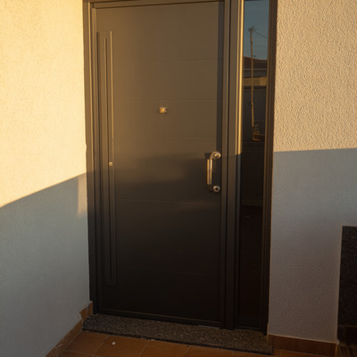 Puertas de entrada de aluminio