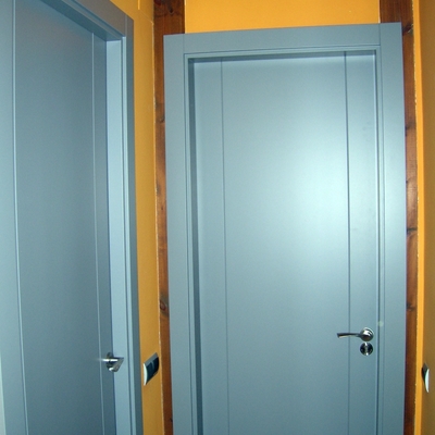 PUERTA LACADA