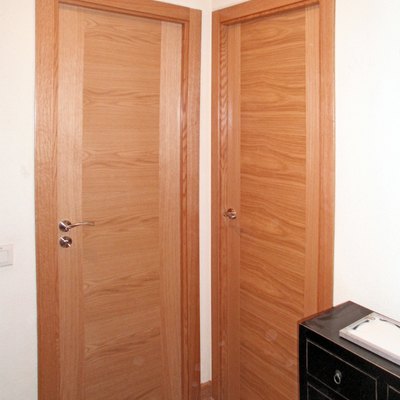Puertas abatibles en roble.