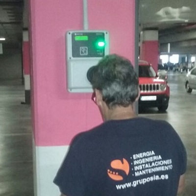 Instalación punto de carga para vehículos eléctricos en el Centro Comercial L'Aljub, Elche