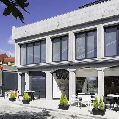 REFORMA BRINGANTIUM LOUNGE EN SANTA CRISTINA (OLEIROS)