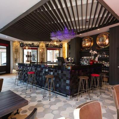 Reforma vinoteca a bodeguilla en Carballo (A Coruña)