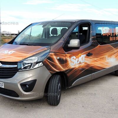 Rotulación vehiculo empresa Sixt