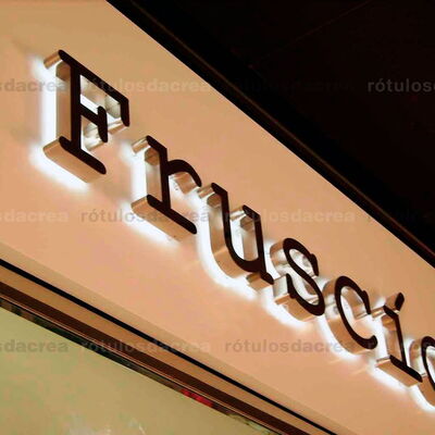 Rótulo corpóreo de acero para Tienda Fruscio Bonaire