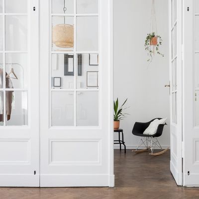 Dónde sí y dónde no te conviene instalar una puerta corredera