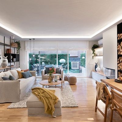Salón moderno con comedor integrado
