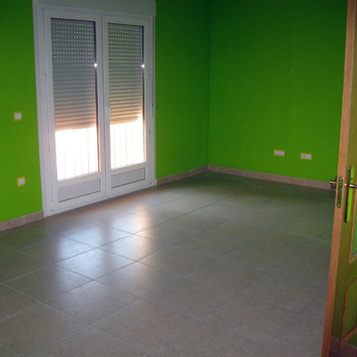SALON MUY LUMINOSO