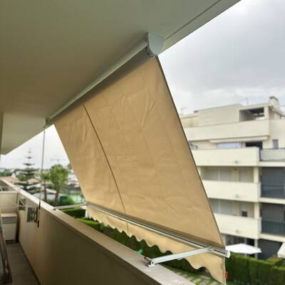 Toldos brazo Stor y toldo pérgola